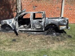 TENTADO A MÓNICA FERRERO: DISPAROS DESDE TECHOS, CAMIONETA INCENDIADA Y SOSPECHA DE EXPLOSIVO
